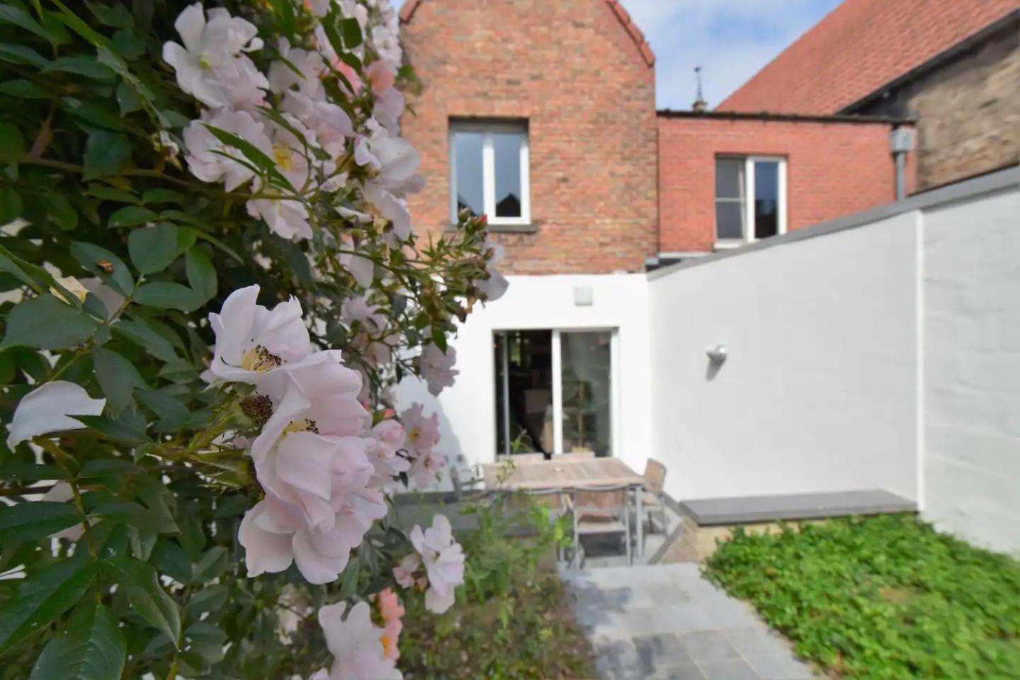 ברוז' Brugse Charme Huis Met Tuin Aan Het Water 8P מראה חיצוני תמונה